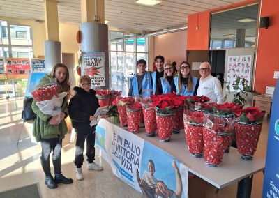 Banchetto Stelle di Natale Istituto Valdagno