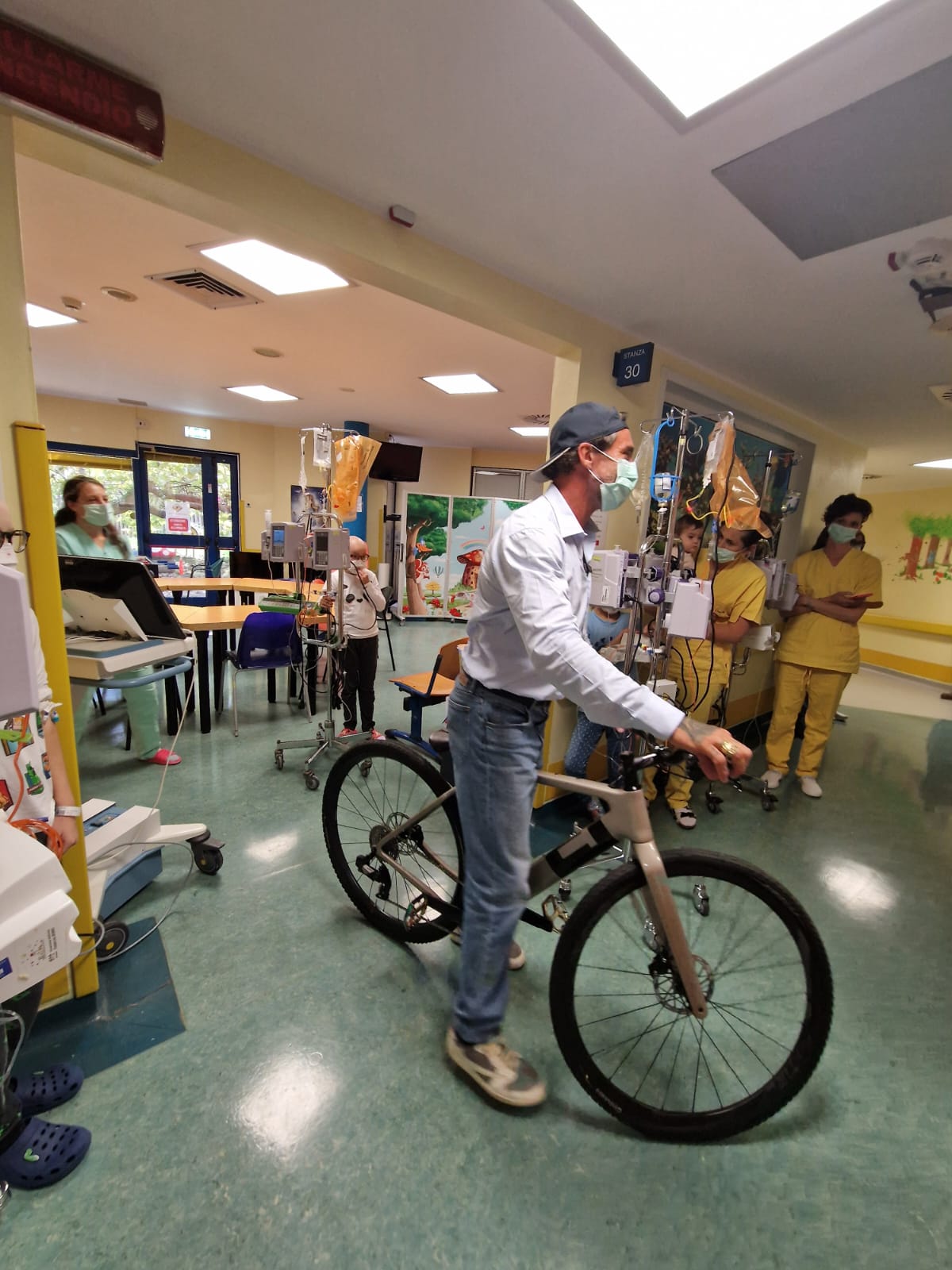 Vittorio Brumotti in Reparto di Oncoematologia Pediatrica - Settembre 2025