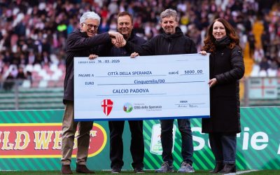 Calcio Padova: consegnato dal Presidente Peghin l’assegno per Città della Speranza